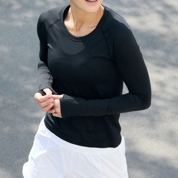 lululemon athletica Tops - Lululemon swiftly tech long sleeve race length black size 6